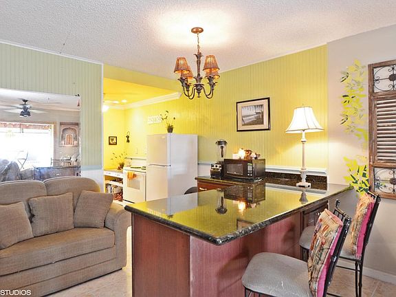 5th image of 1118 Lake Ter APT 112