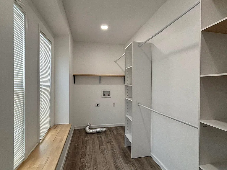 318 Bronson St #201 — Photo 6