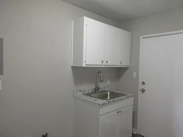 784 Terminal Ct #4 — Photo 6