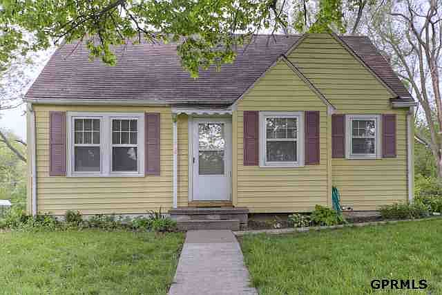 1st image of 604 Oakmont Dr