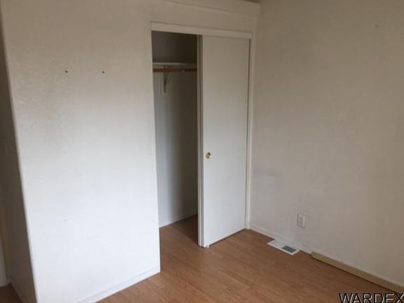 4th image of 2250 E Parkside Dr