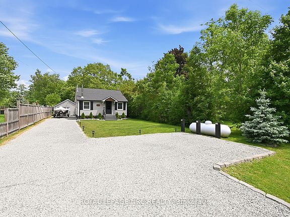 3rd image of 150 Mathews Rd S