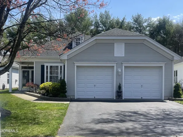 12 Dapplefields Court, Lakewood, NJ 08701