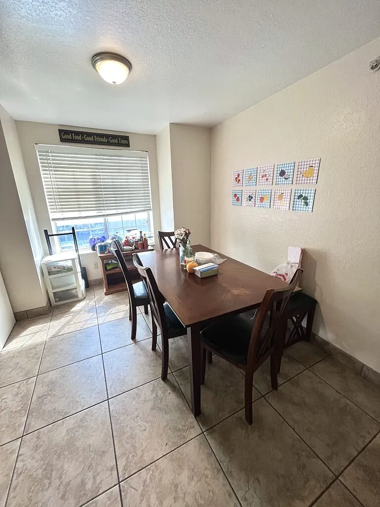 4 bed, 1408 sqft, $505 — Photo 4