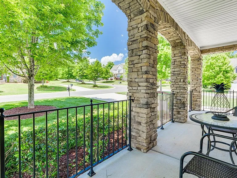 1007 Kaiser Way — Photo 3