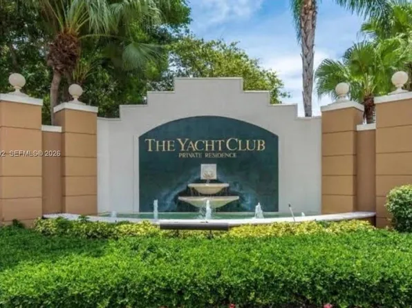 19701 E Country Club Dr, Aventura, FL