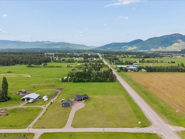 117 Bad Rock Dr, Columbia Falls, MT 59912