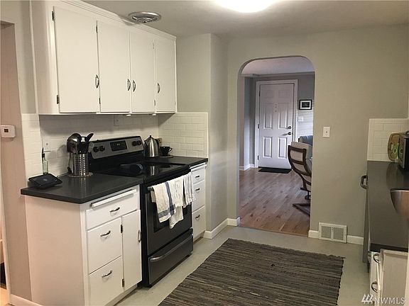 5th image of 2219 S 15th St