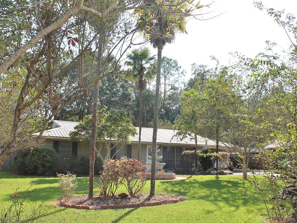 1st image of 627 Willow Dr