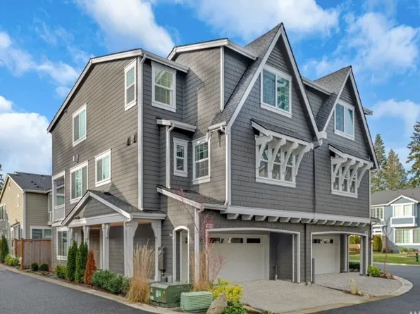 7025 119th Way NE Unit B, Kirkland, WA 98033