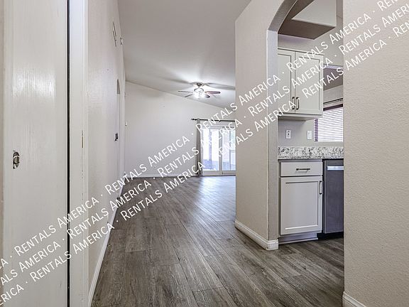 5th image of 2835 E Villa Theresa Dr