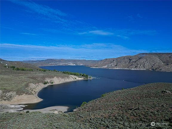 View from patio, Grand Coulee Dam straight across, and some of the best beaches and fishing below>