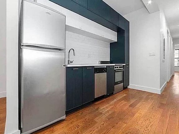 5th image of 858 Hancock St #1T