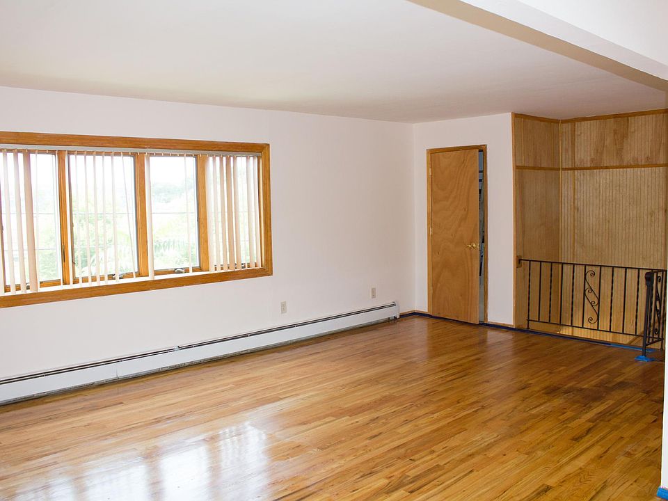 1st image of 2 Baden Pl Floor 2