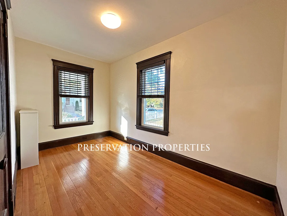 2 bed, 2950 sqft, $2,950 — Photo 3