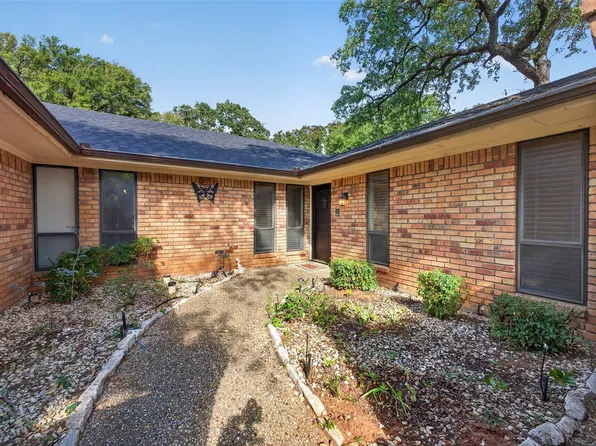 2304 Belfry Ct, Arlington, TX 76011