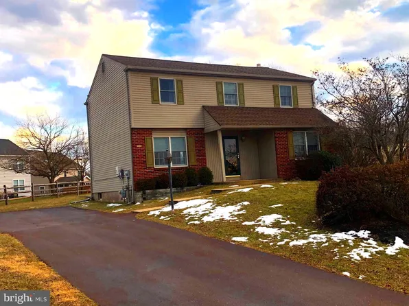 12 White Crow Cir, Royersford, PA 19468