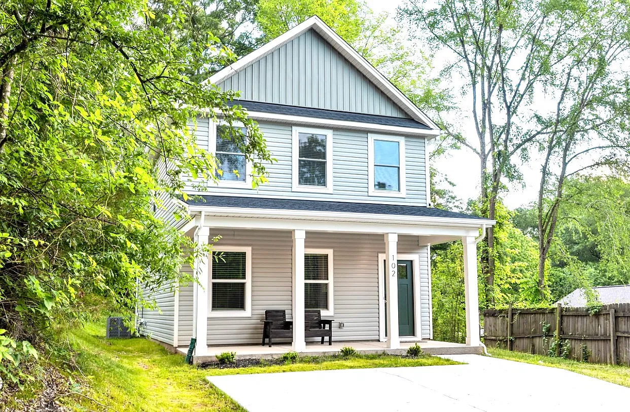 102 Price St — Photo 1