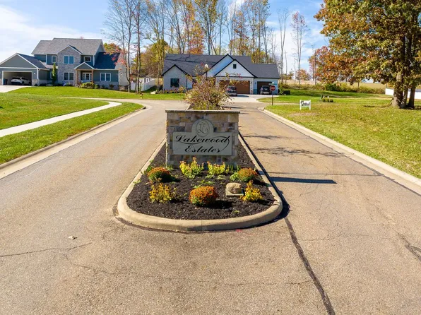24 W Lakewood Dr, Canal Fulton, OH 44614