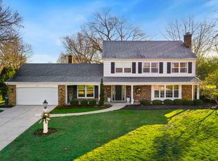 225 S Valley Rd, Barrington, IL 60010