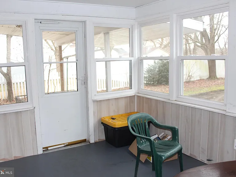 107 Laurel Ave — Photo 13
