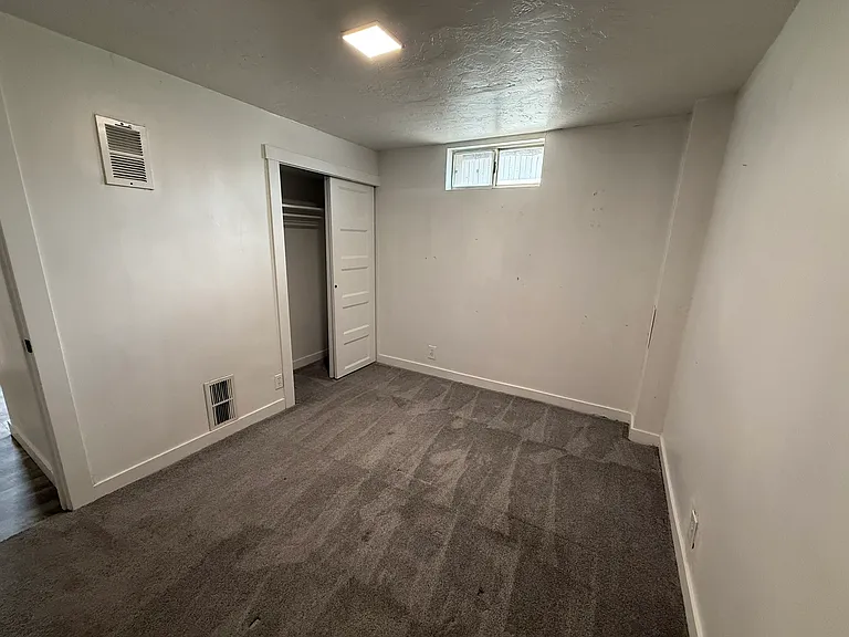 909 E Crandall Ave — Photo 18