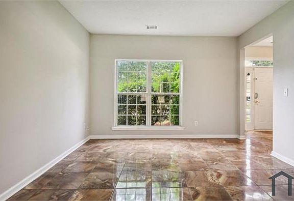 3rd image of 2455 Beckenham Pl