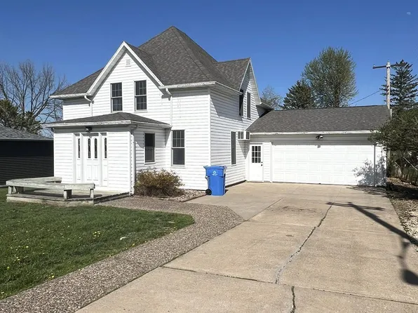 21 1st St SE, Altura, MN 55910