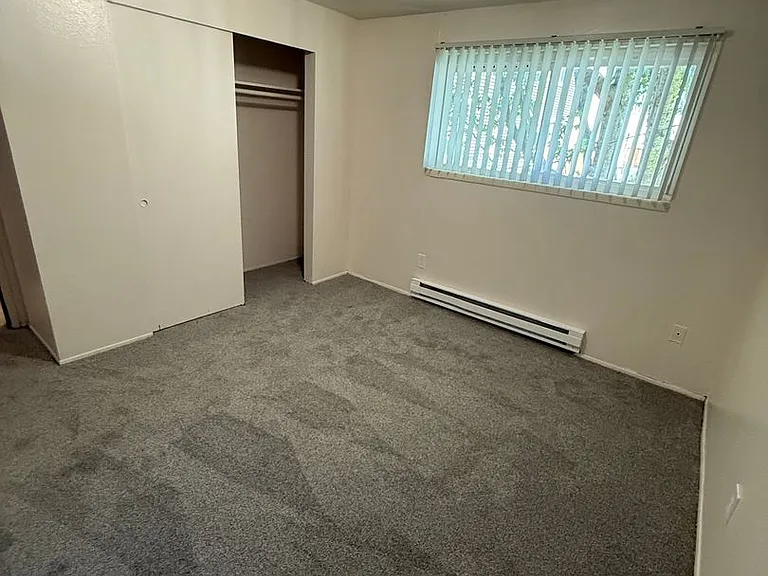 Sherri Arms Apartments — Photo 5