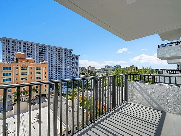 525 N Ocean Blvd #919 — Photo 24