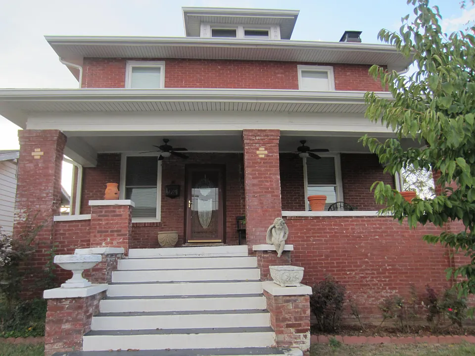 1115 N 6th Ave