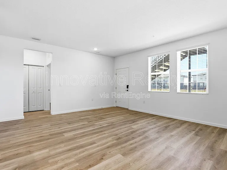 Venture Apartments — Photo 42