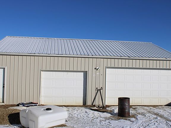 3rd image of 7 Lakeview Dr