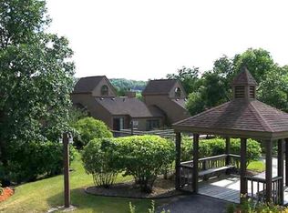 26 Farmstead Ln, Galena, IL 61036