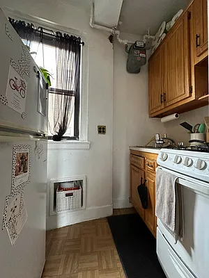 Rented by Green Home NY Realty LLC | media 10