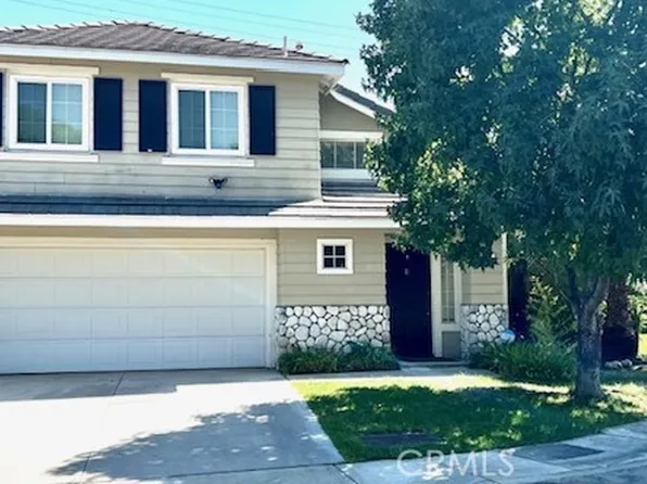 624 Hidden Valley Dr, Azusa, CA 91702