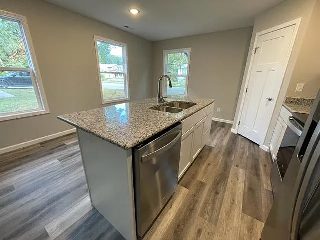 2 bed, 1012 sqft, $1,250 — Photo 4