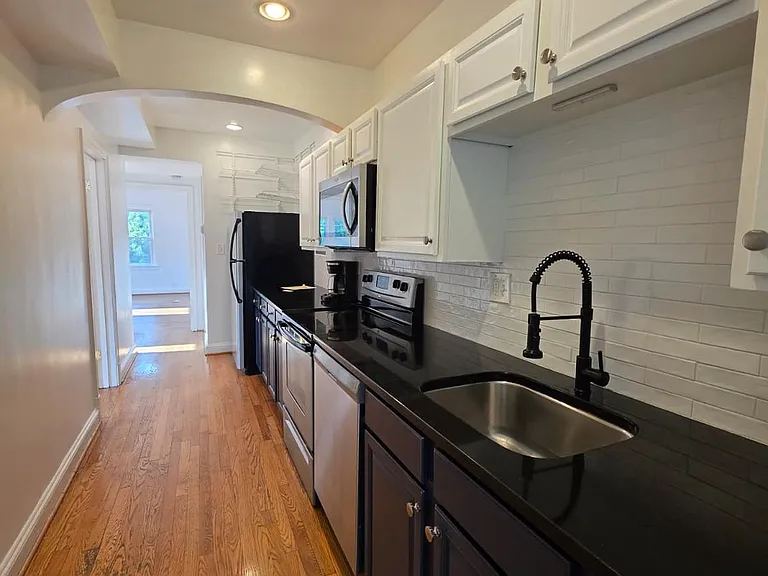 1400 Oglethorpe St NW #8 — Photo 9