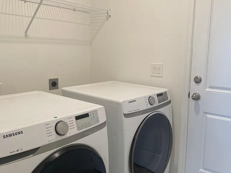 Laundry room with brand new washer/dryer