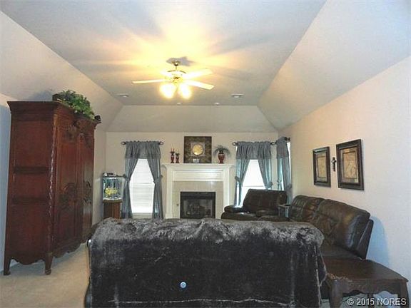 5th image of 12721 E 76th Cres N
