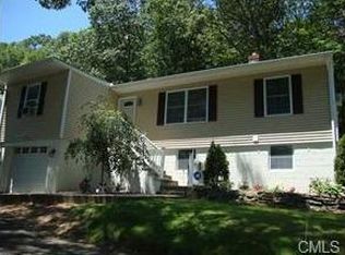 68 Hull St, Ansonia, CT 06401