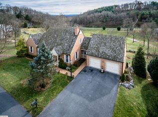 305 Laketree Dr, Staunton, VA 24401