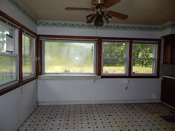 5th image of 1345 Fremont Ave