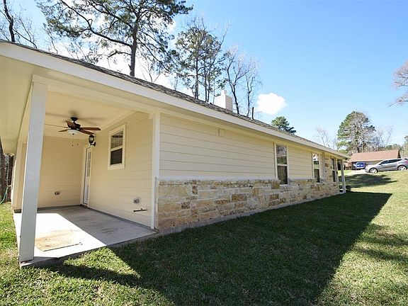 3rd image of 1903 E Lake Dr