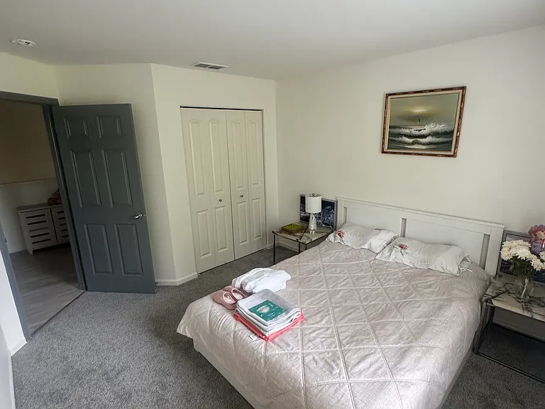 232 Maryland Ln — Photo 2