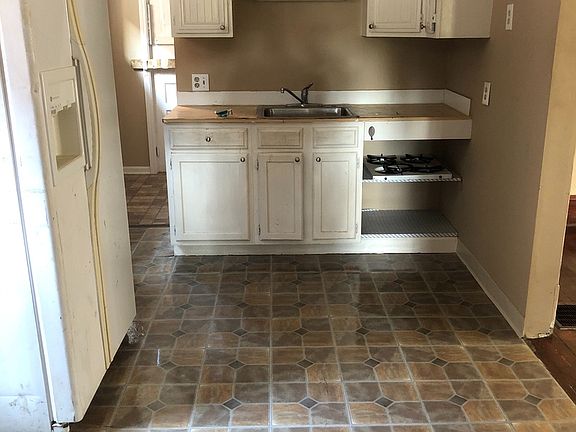 5th image of 17101 Grovewood Ave