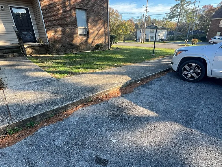 Hearthwood Apartments — Photo 8