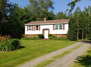 499 Hudson Rd, Glenburn, ME 04401