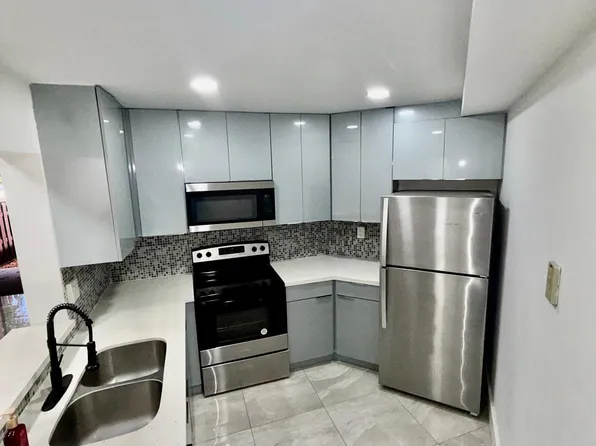 9405 Fontainebleau Blvd APT 109, Miami, FL 33172