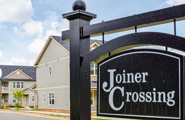 Joiner Crossing Apartments — Photo 3